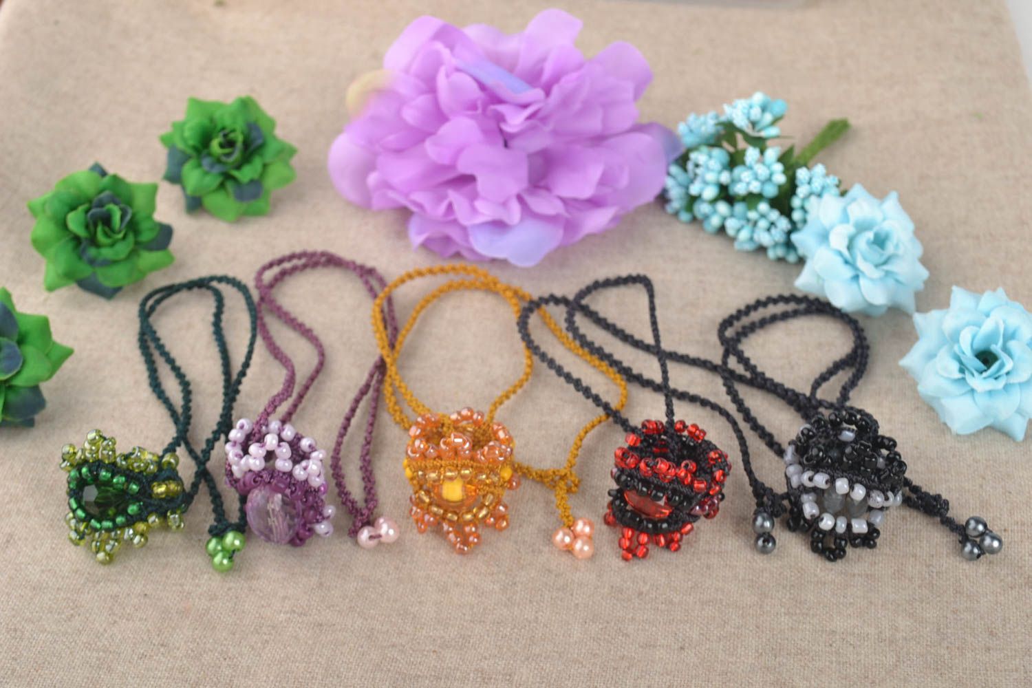 Handmade pendant designer pendant beads pendant macrame pendant set of 5 items photo 1