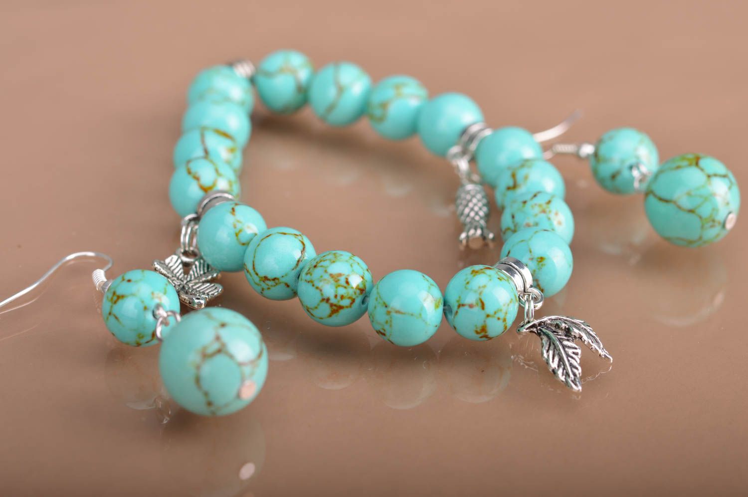 Handmade turquoise beaded jewelry set wrist bracelet with charms and earrings photo 3
