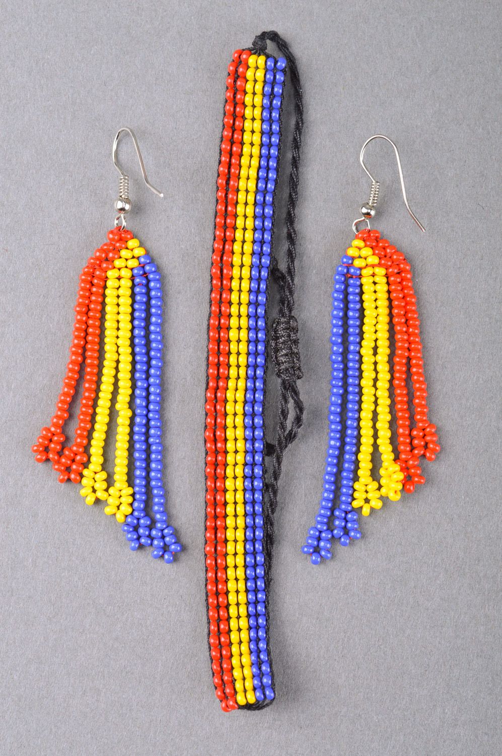 Handmade three-colored beaded wrist bracelet and long dangle earrings  photo 2