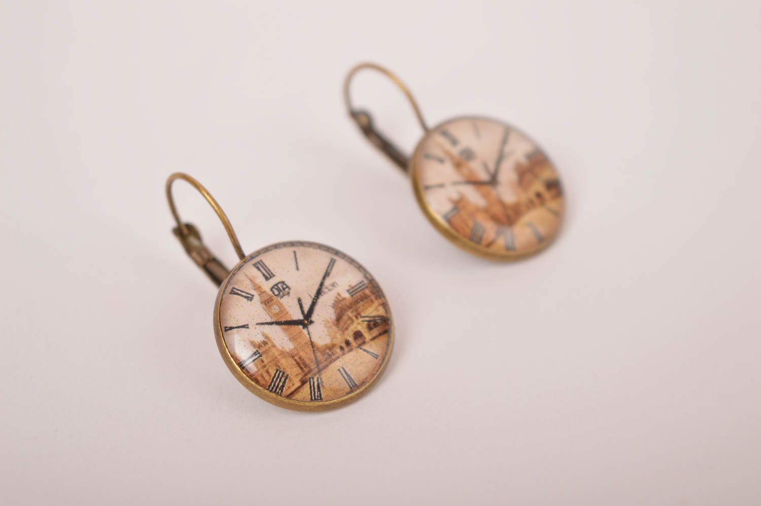Handmade Schmuck Ohrringe Accessoire für Frauen Designer Schmuck mit Uhren  foto 2