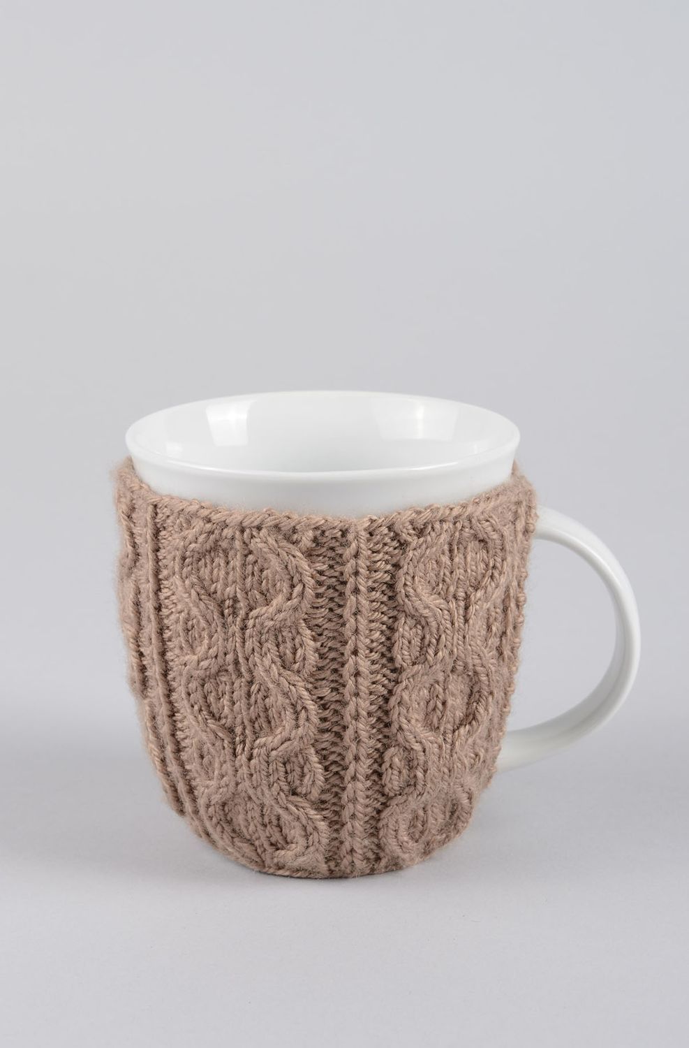 White classic ceramic cup with knitted cover 0,67 lb photo 1