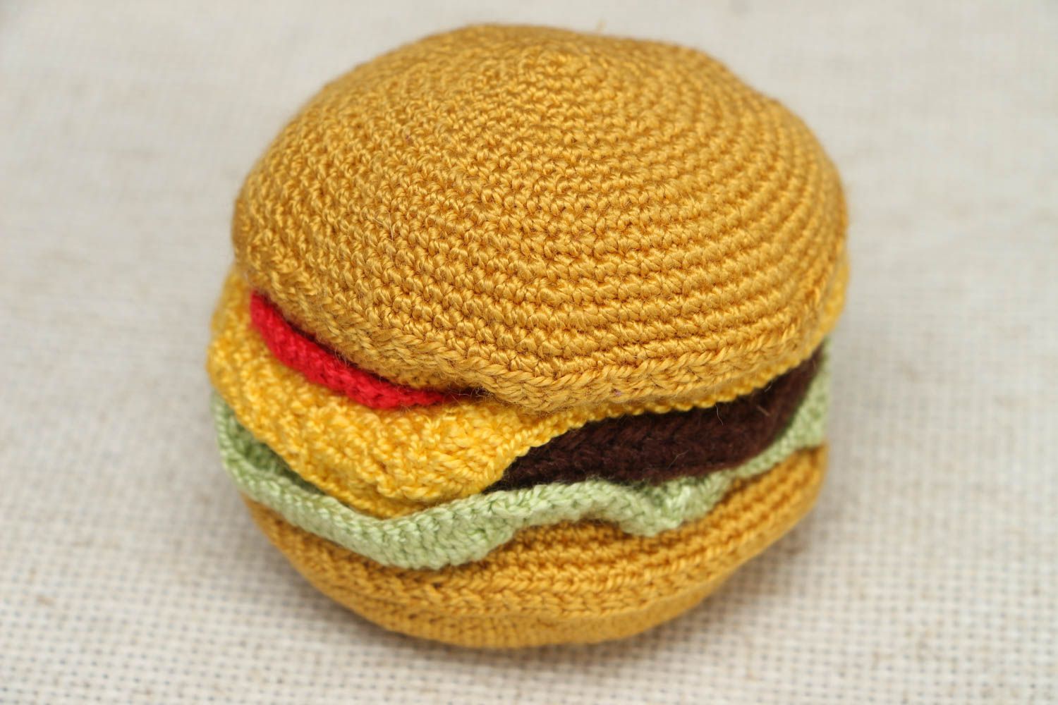 Мягкая вязаная игрушка Гамбургер фото 2