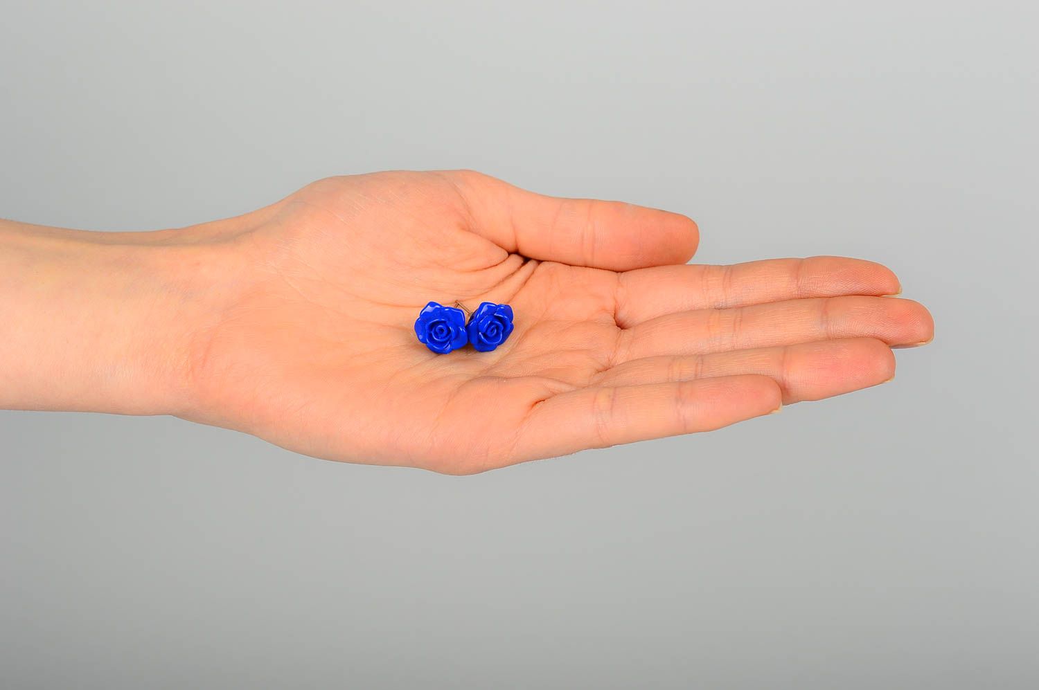 Boucles d'oreilles clous fait main Bijoux fantaisie bleus Idée cadeau femme photo 2