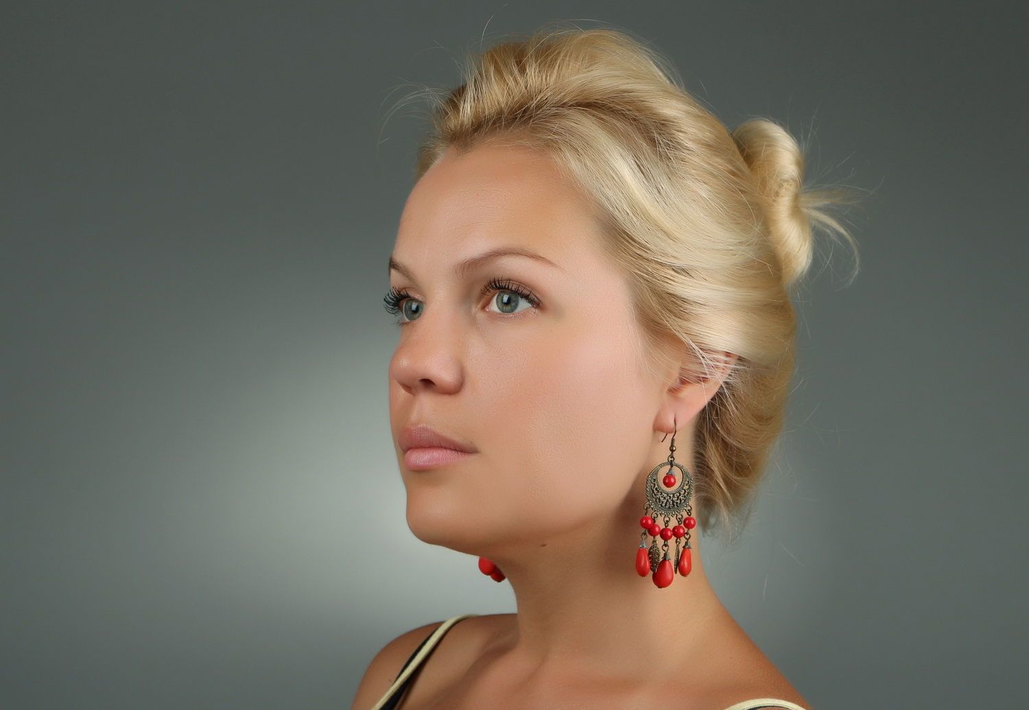 Long bronze earrings with coral photo 4