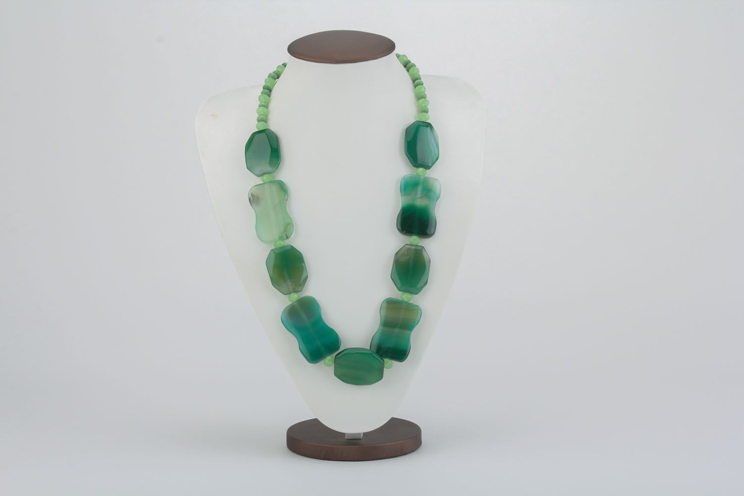 Green natural stone necklace photo 3