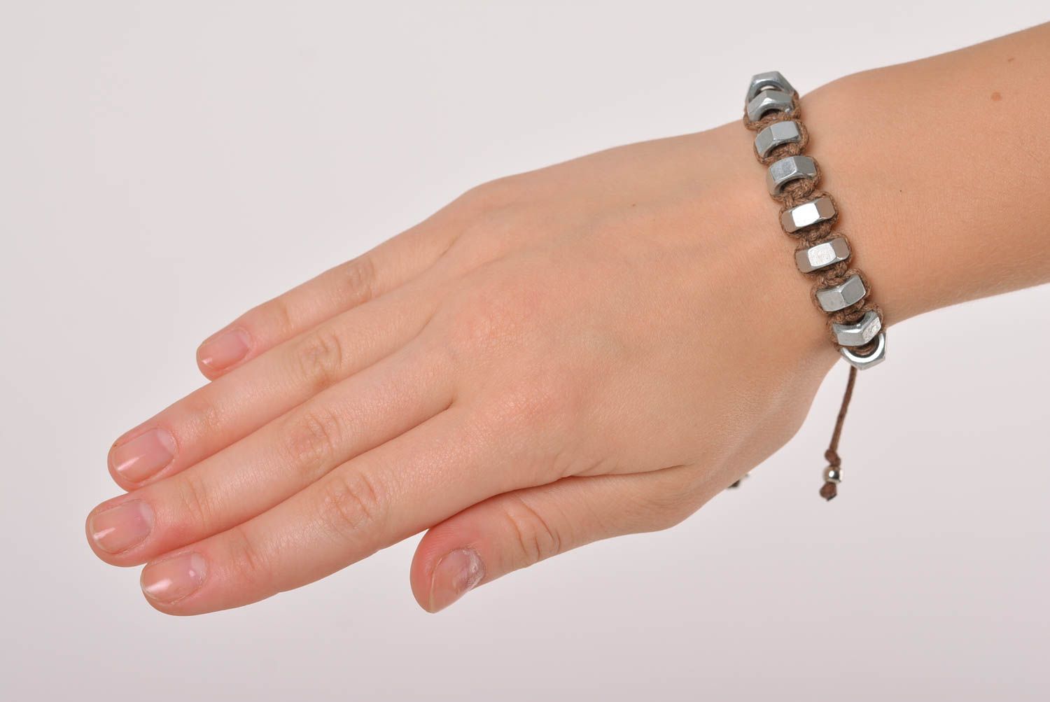 Модный браслет ручной работы браслеты из ниток плетеный браслет с гайками фото 3