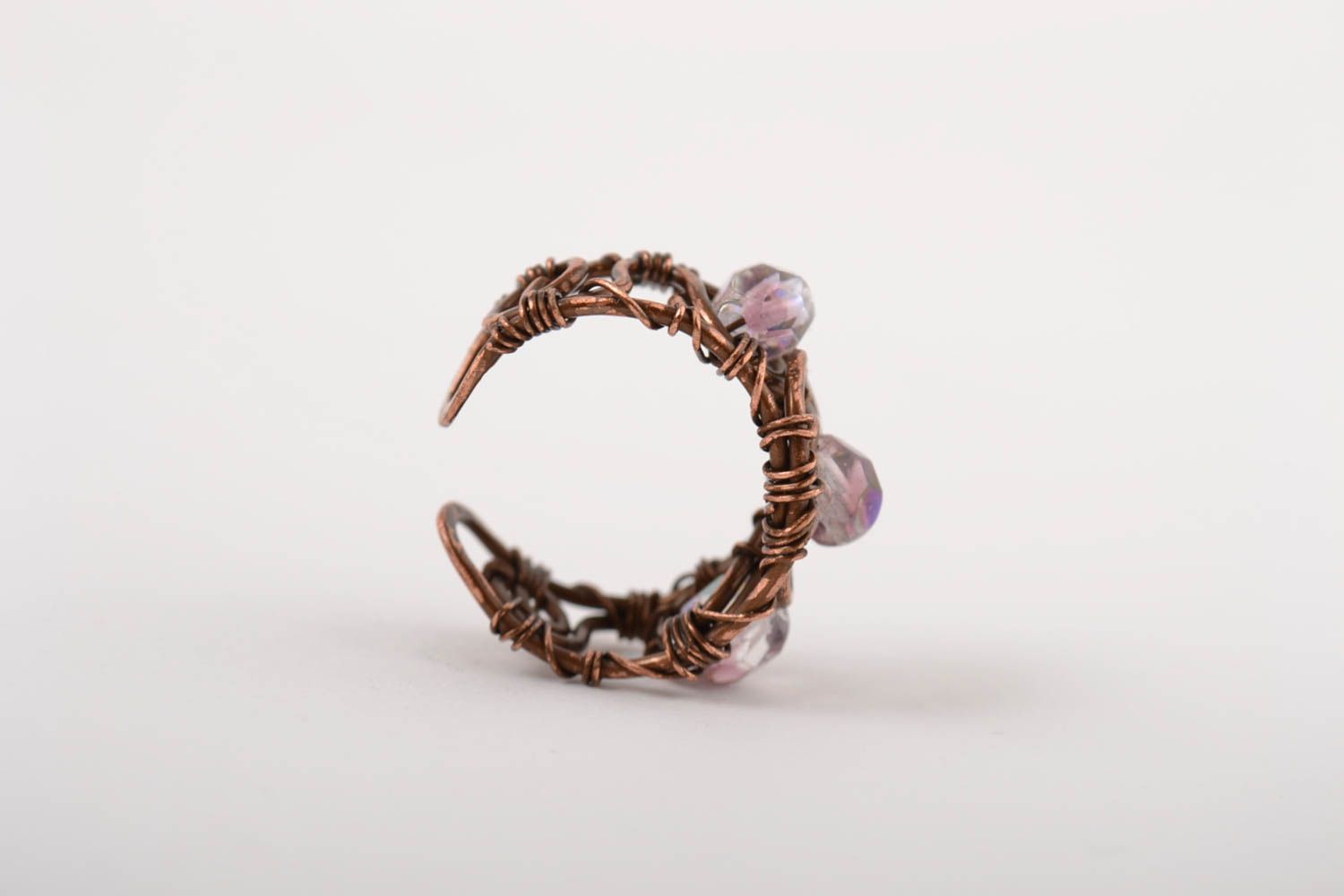 Красивое кольцо хэнд мэйд украшение в технике wire wrap медное кольцо со стеклом фото 3