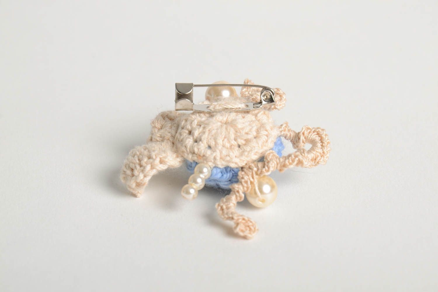 Broche fleur Bijou fait main tricot crochet Accessoire femme design de créateur photo 4