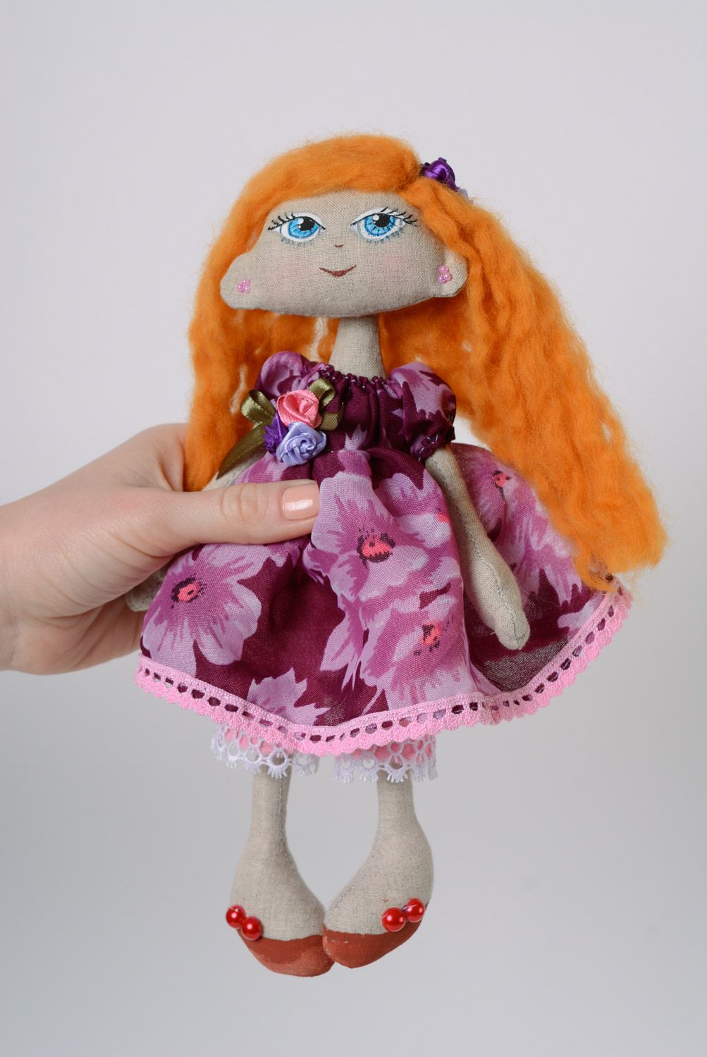 Кукла ручной работы из натуральных тканей в платье с рыжими волосами авторская фото 5