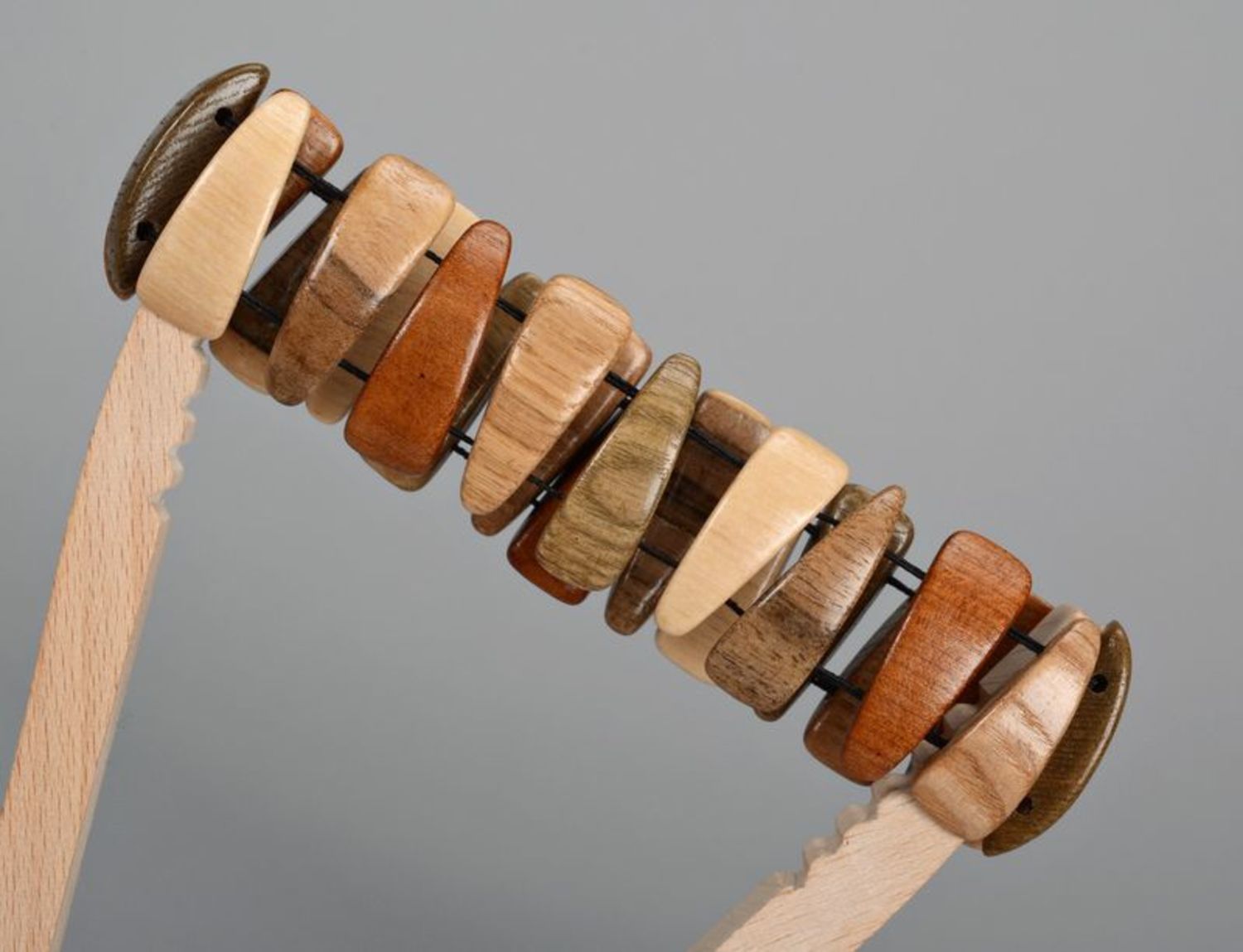 Bracciale marrone di legno Braccialetto fatto a mano Gioielli da donna foto 2