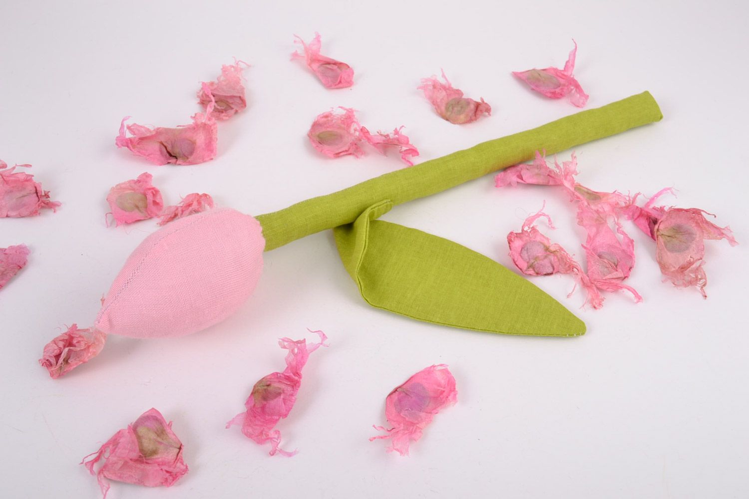 Мягкий тканевый тюльпан из коттона ручной работы розовый для декора квартиры фото 1