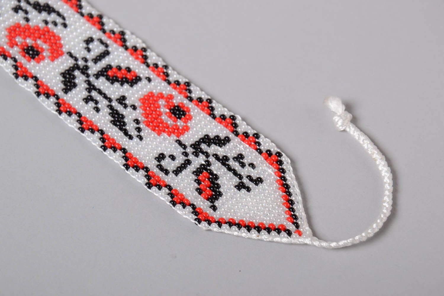 Bracelet large en perles de rocaille fait main blanc rouge noir style ethnique photo 4