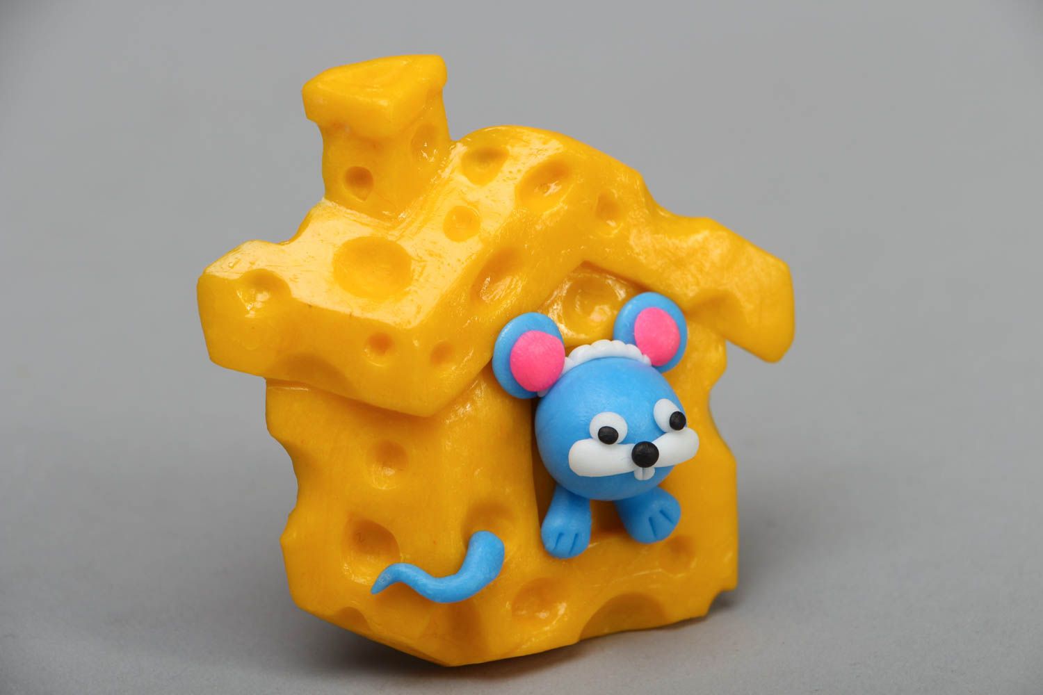 Polymer clay fridge magnet Mouse in Cheese House photo 1