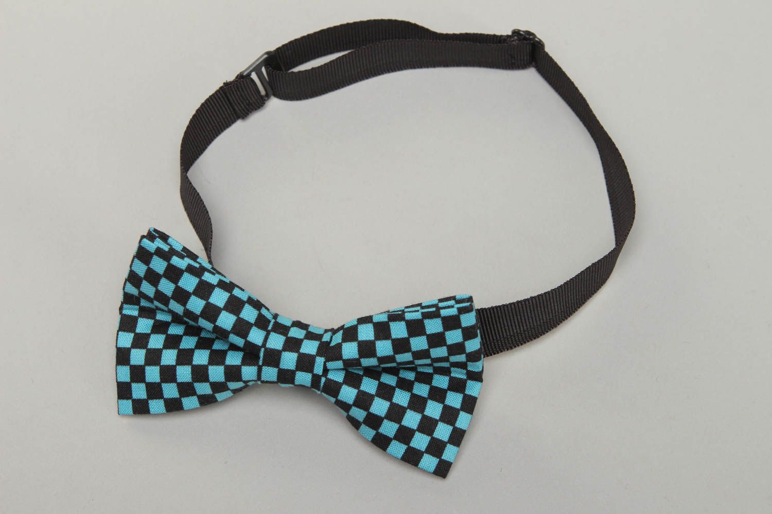 Handmade checkered fabric bow tie photo 1