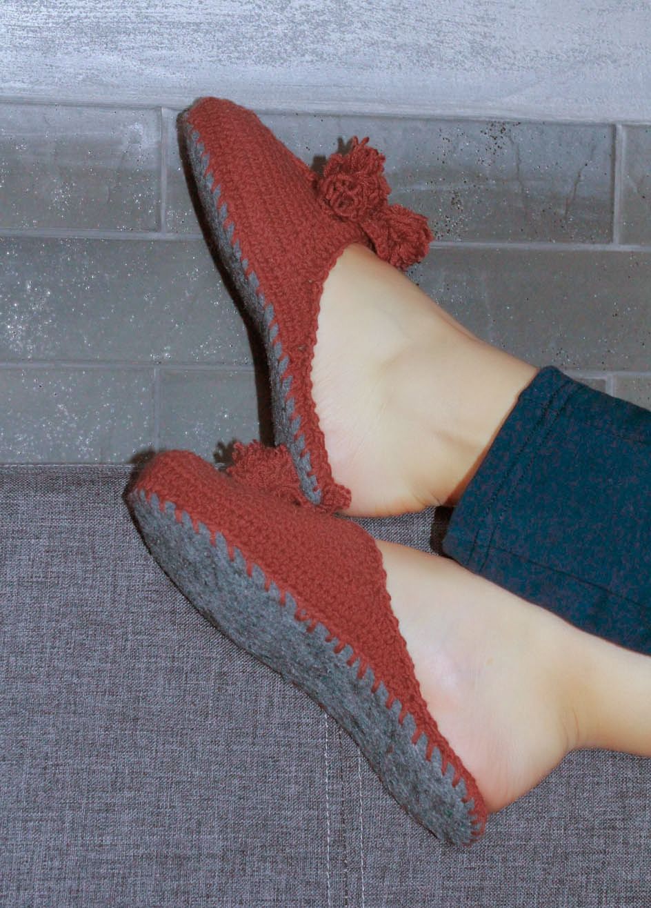 Pantofole da casa fatte a mano di lana in colore marrone da donna belle foto 5