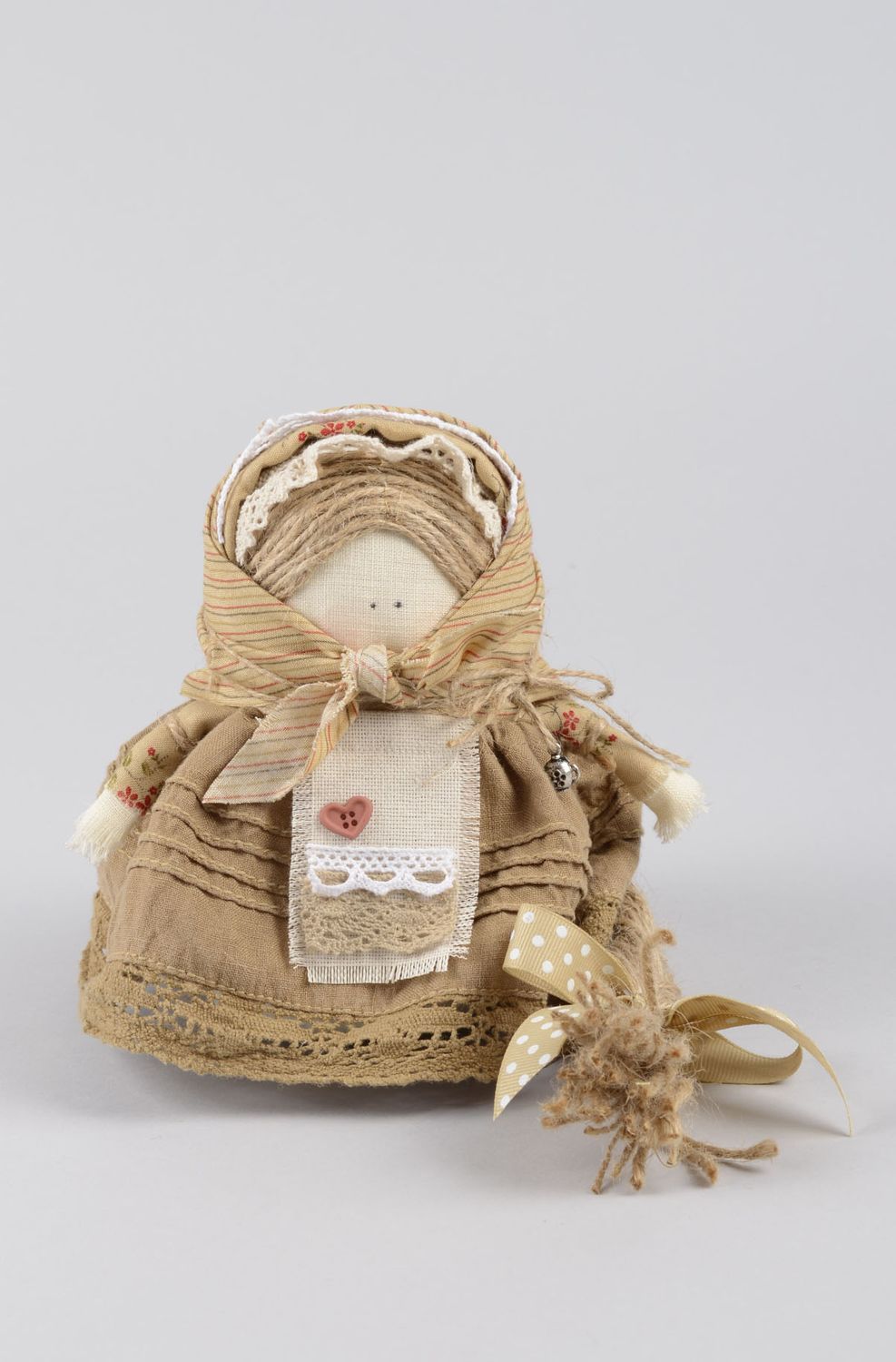 Poupée folklorique en tissu Poupée faite main lin coton grains Cadeau original photo 1