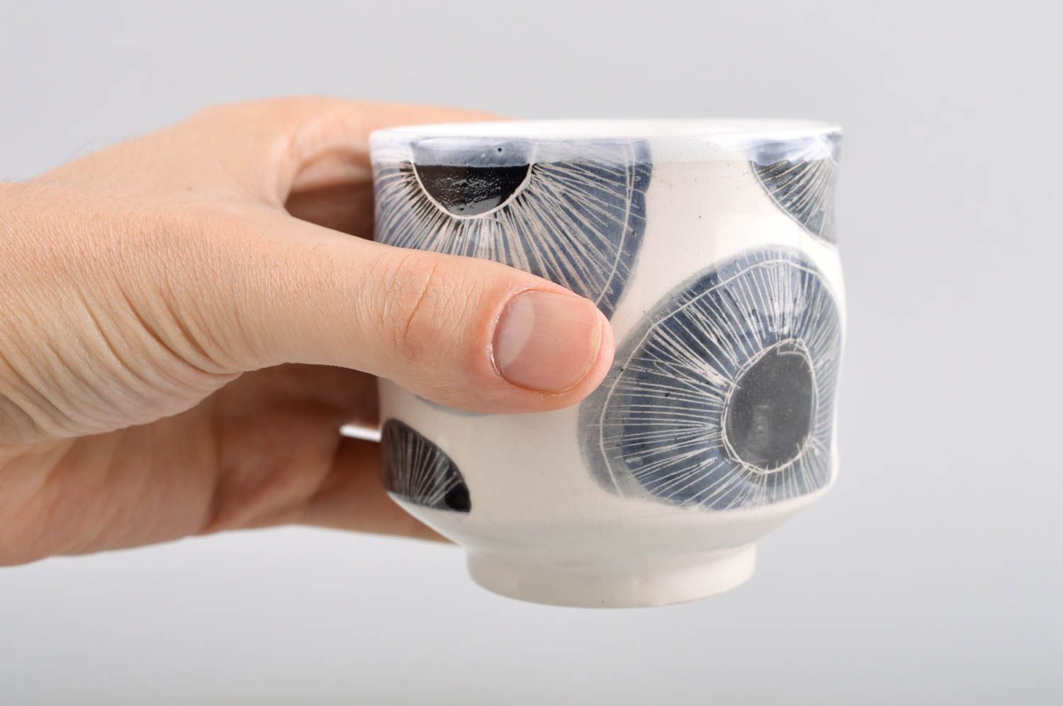 Tasse à thé faite main Mug original blanc gris noir Vaisselle design céramique photo 5