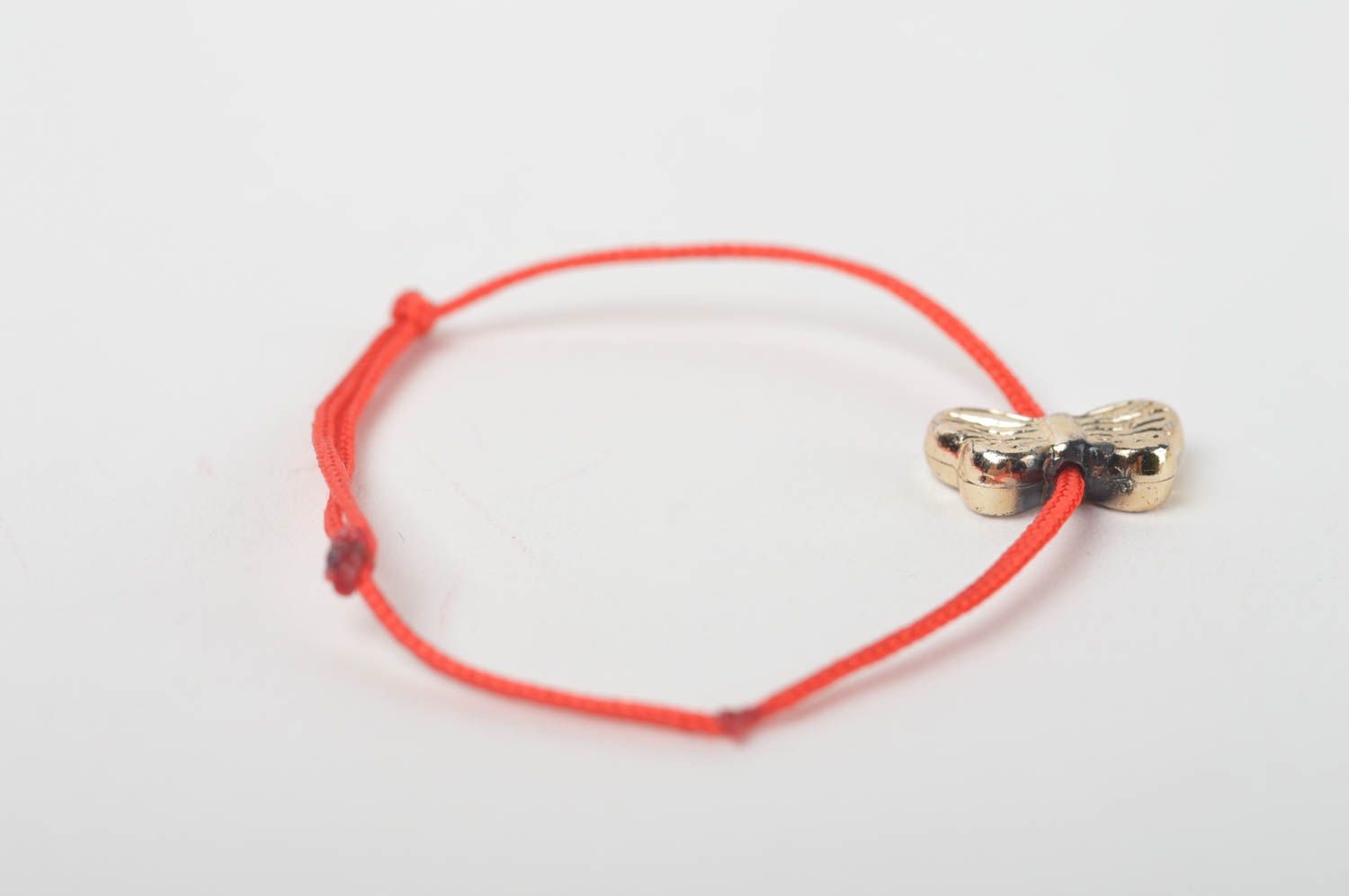 Bracelet fin Bijou fait main rouge tressé avec papillon Cadeau enfant original photo 4
