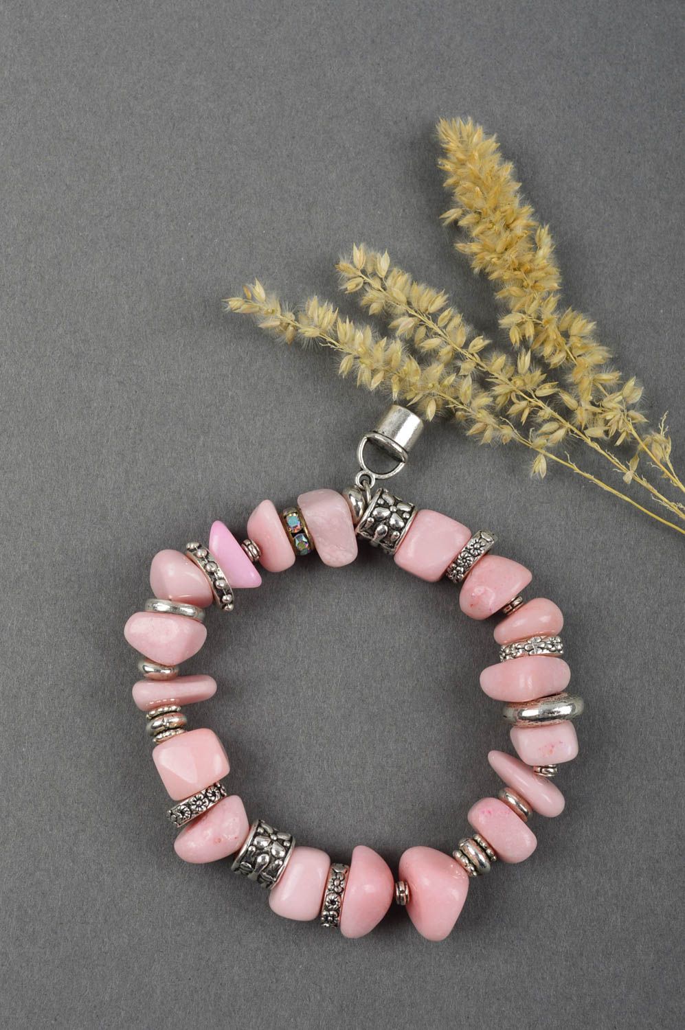 Bracelet en pierres naturelles Bijou fait main rose design Cadeau pour femme photo 1