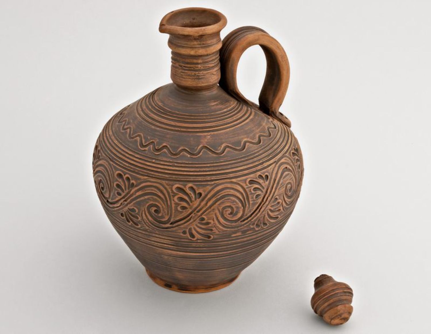Ceramic wine carafe 30 oz hand-carved ornament pottery 2,8 lb photo 3