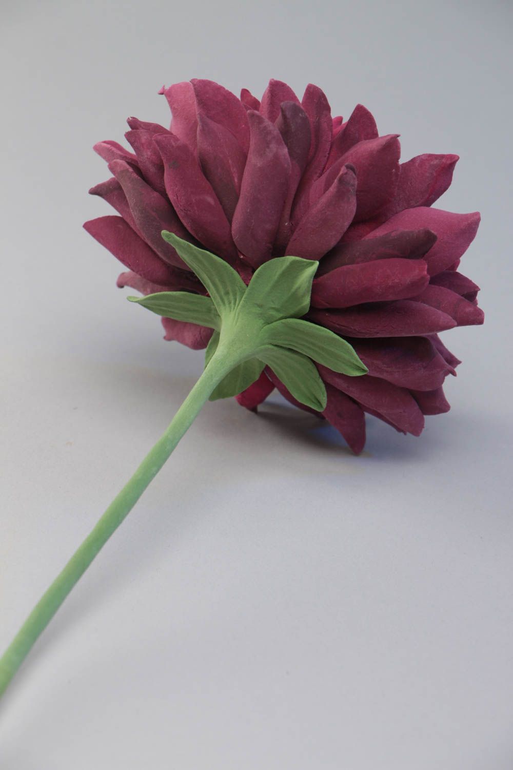 Fleur artificielle chrysanthème en pâte polymère faite main rouge foncé décor photo 3
