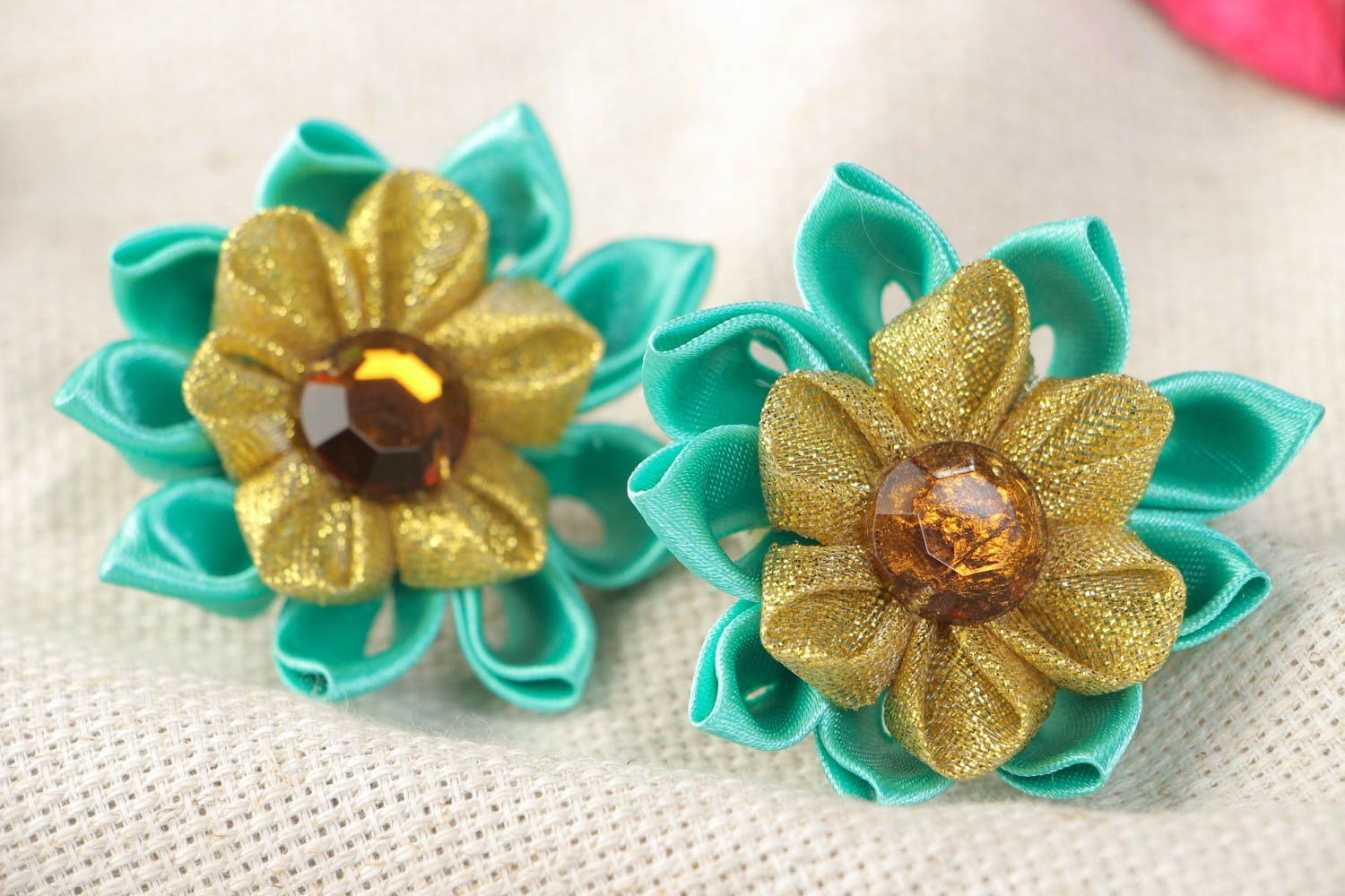 Élastiques à cheveux jaune turquoise faits main fleurs en rubans 2 pièces photo 1