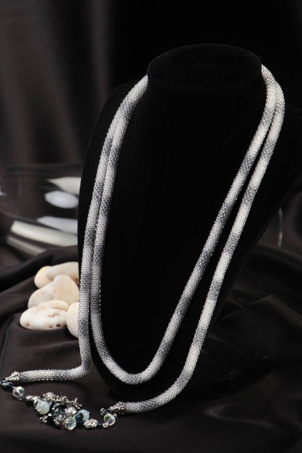 Collier lariat tissé en perles de rocaille avec cristal blanc gris fait main photo 1