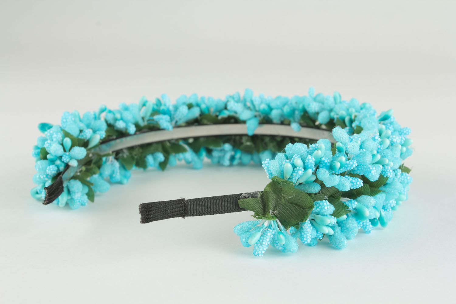 Aro de cabelo azul com flores foto 2