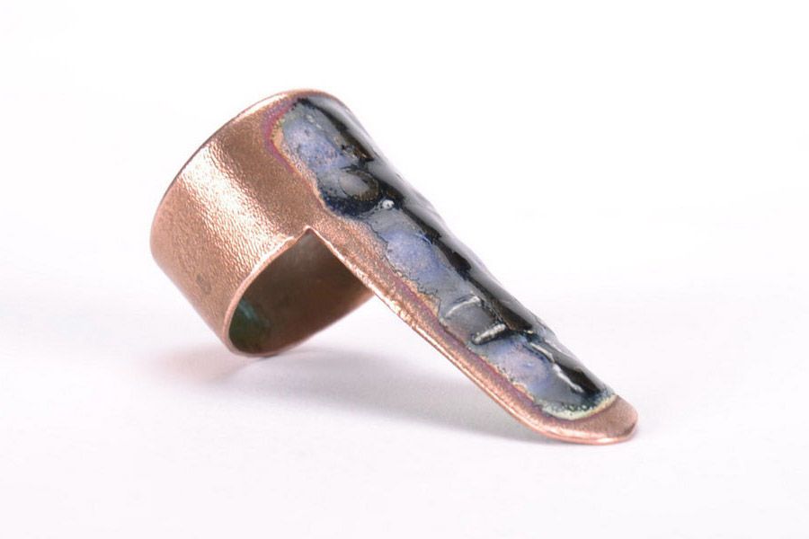Emaillierter Ring aus Kupfer foto 1