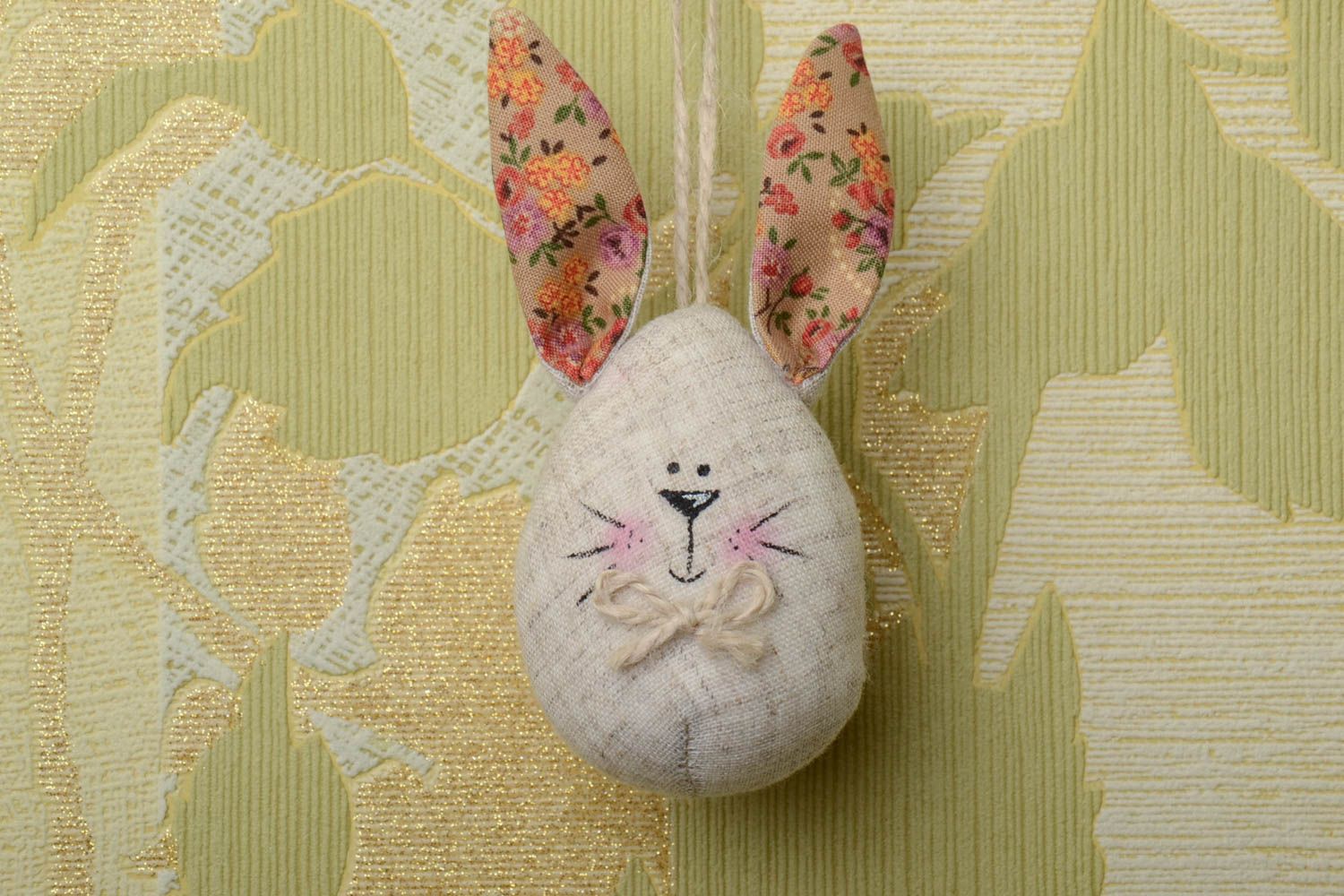 Suspension décorative lapin en tissus de lin et coton faite main beige photo 1