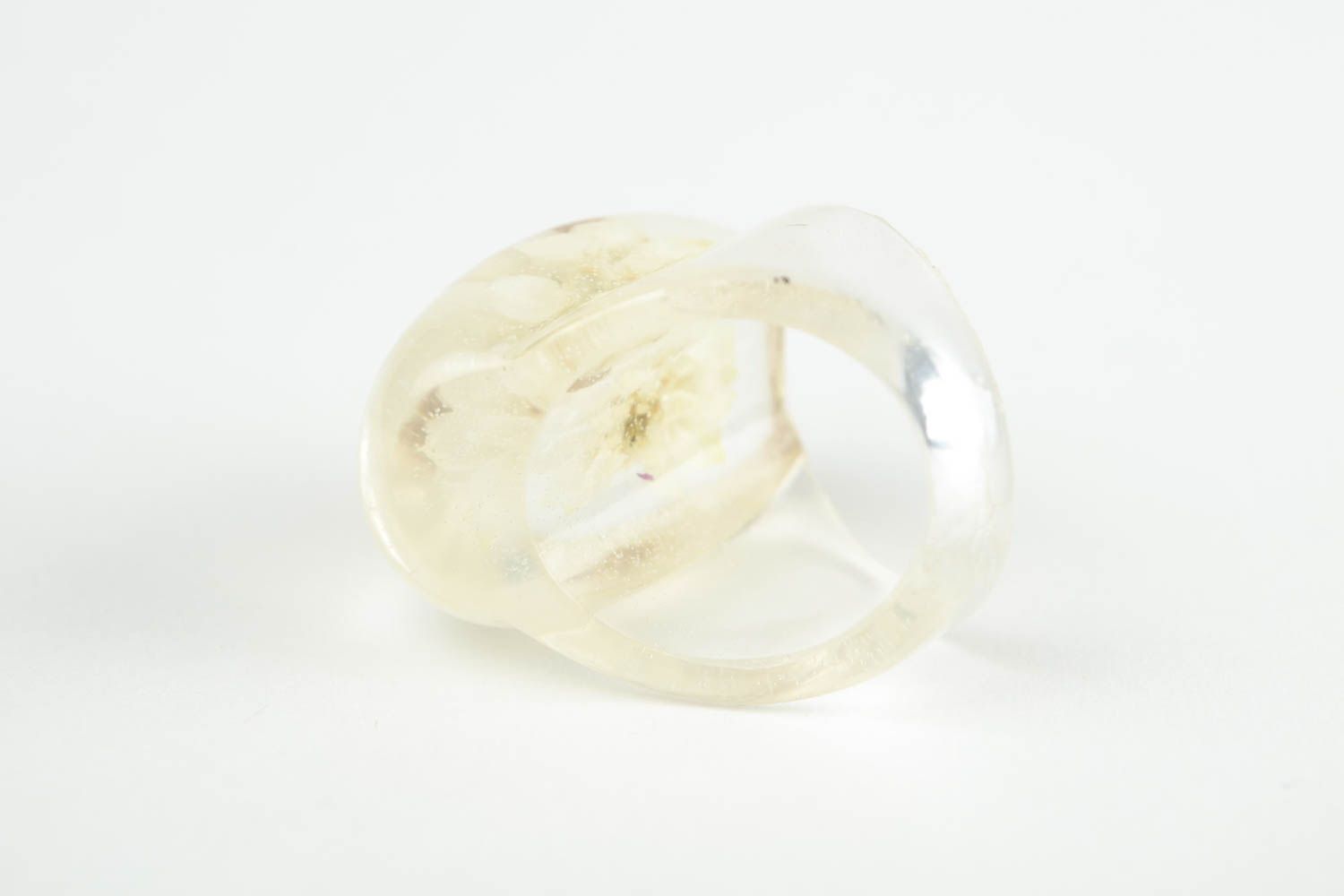 Кольцо ручной работы кольцо с цветами светлое кольцо из эпоксидной смолы фото 5