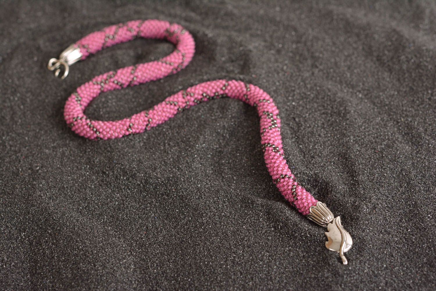 Collier spirale Bijou fait main rose en perles de rocaille Cadeau femme photo 2