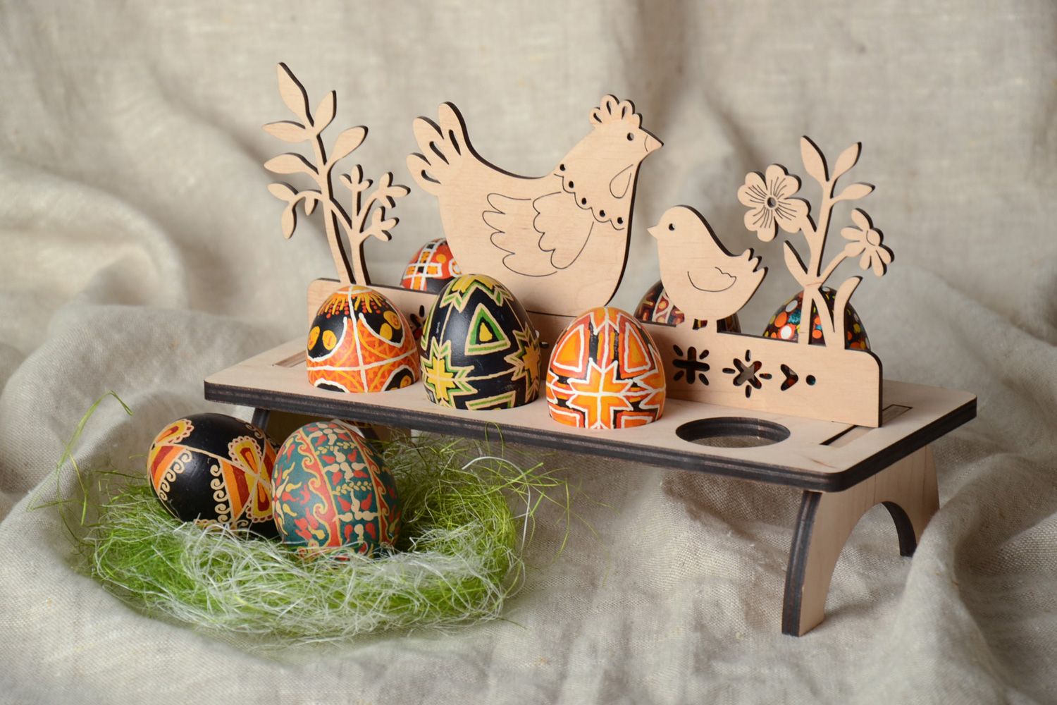 Support pour huit œufs à décorer fait main de contreplaqué décoration originale photo 1