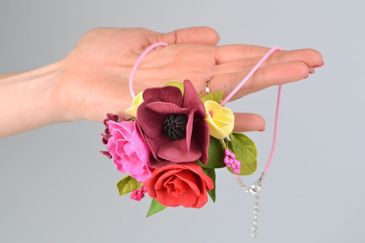 Collier avec fleurs en foamiran fait main élégant original cadeau pour femme photo 2