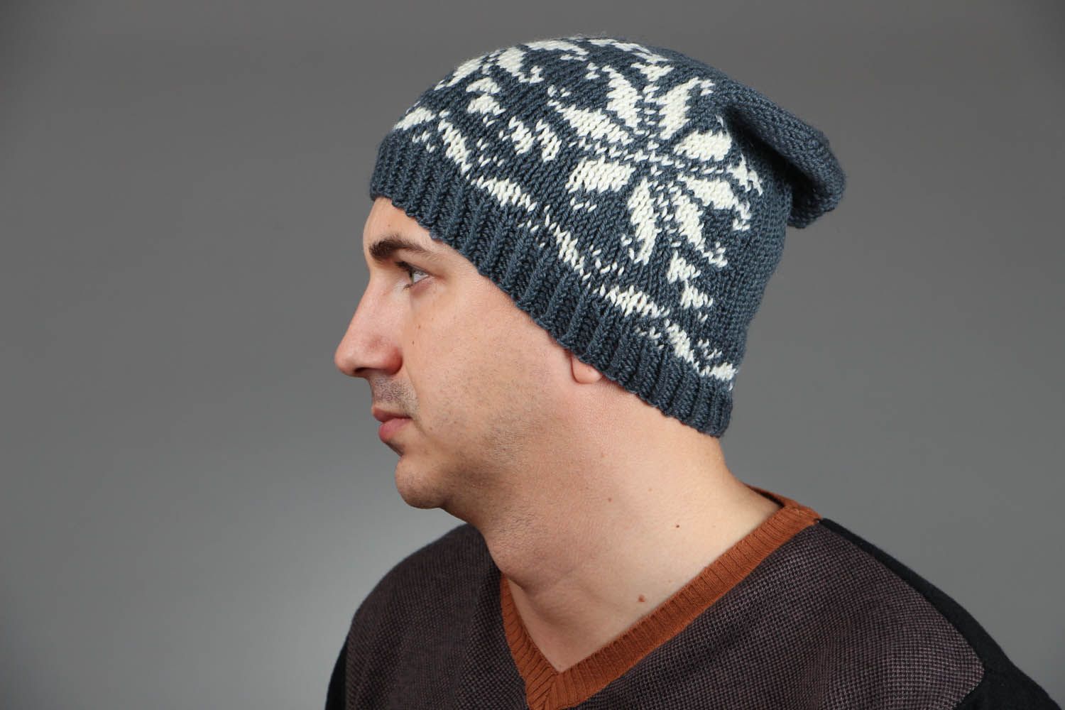 Hand knitted hat  photo 2