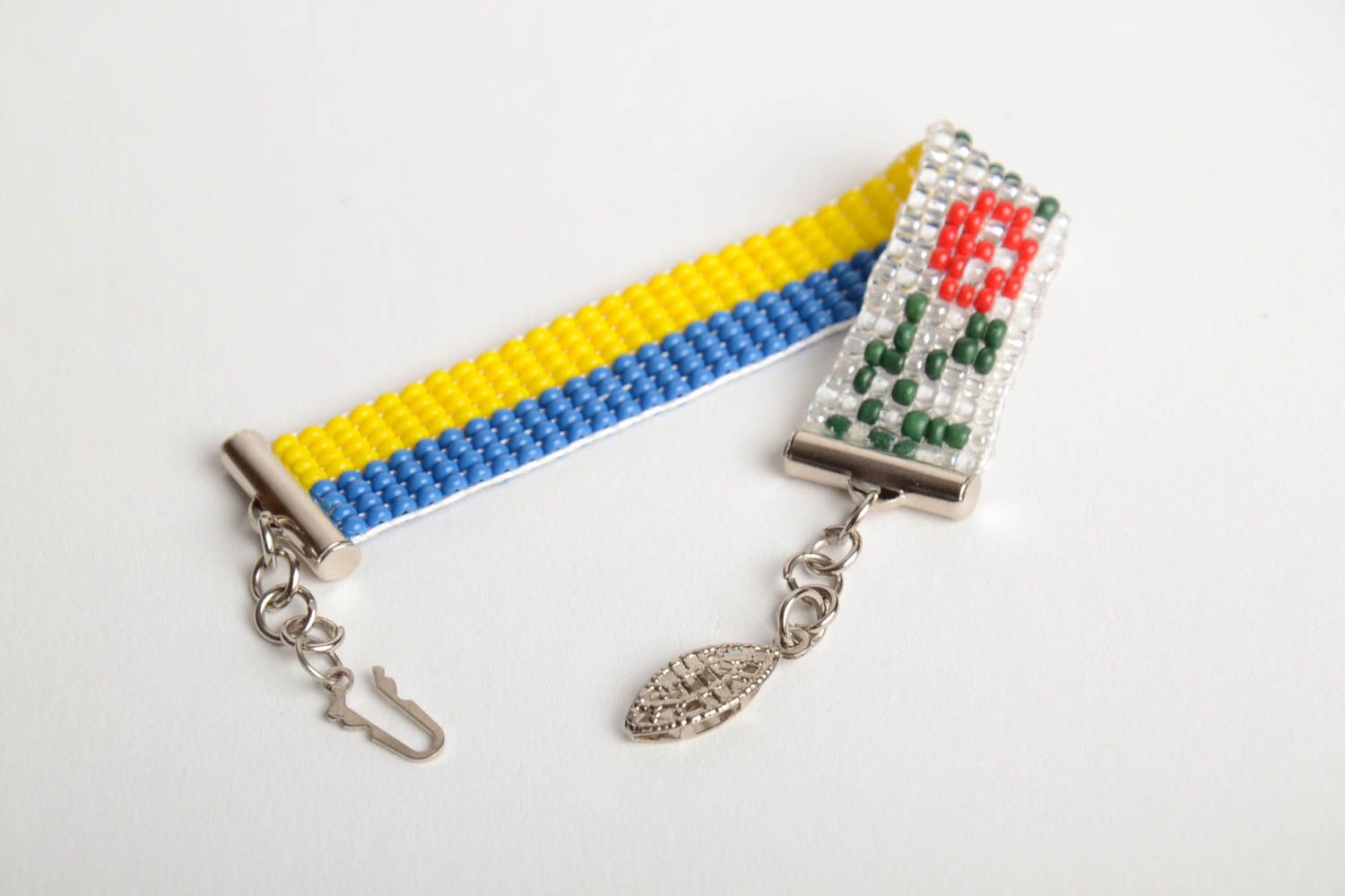 Bracelet en perles de rocaille fin avec chaîne bleu jaune motif floral fait main photo 4