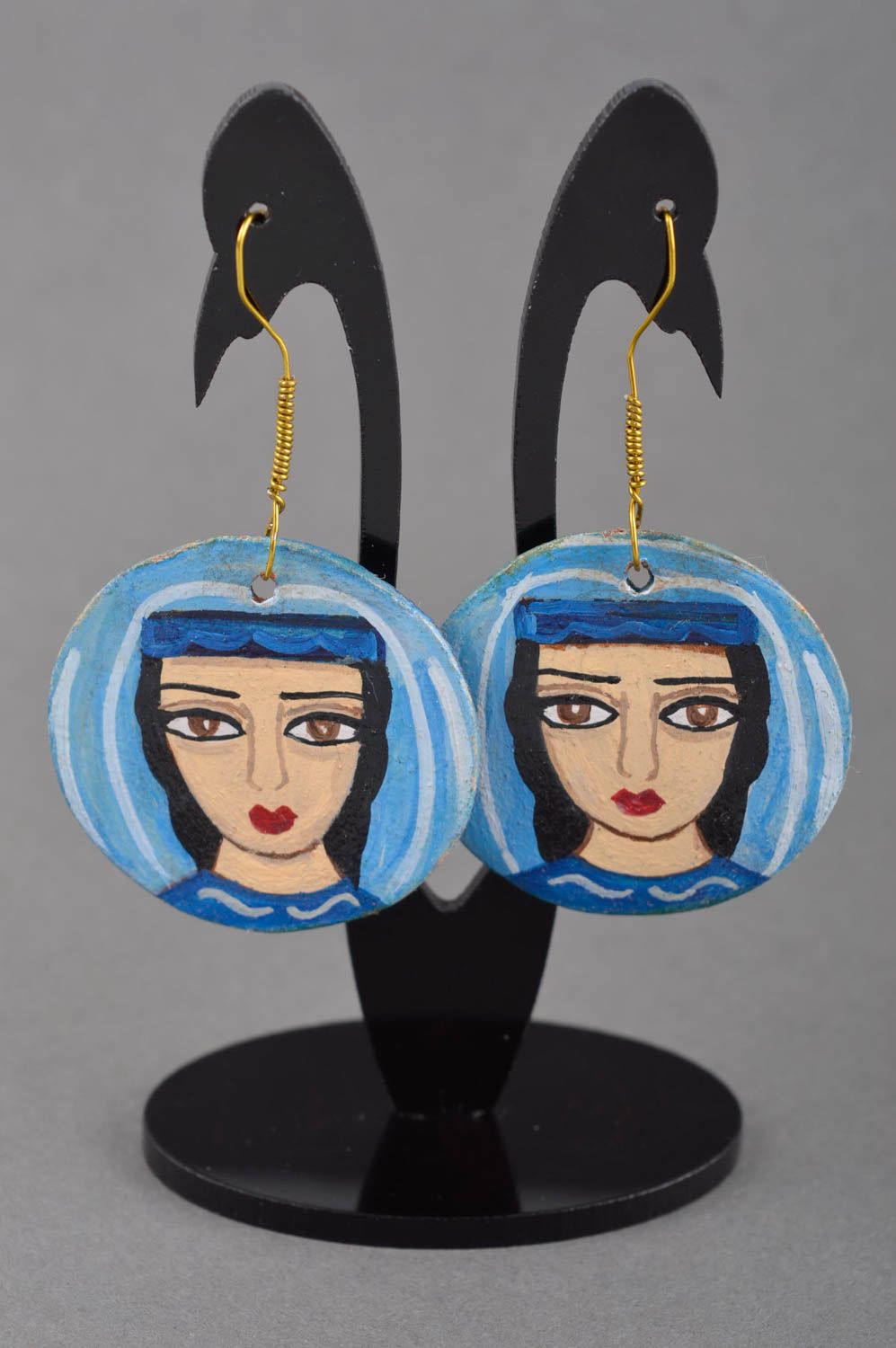 Boucles d'oreilles en céramique Bijou fait main rondes bleues Cadeau femme photo 1