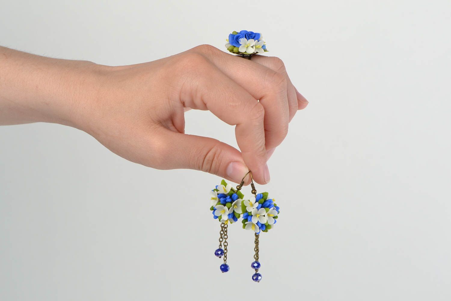 Schmuckset mit Blumen in Blau Ohrringe und Ring aus kaltem Porzellan handmade  foto 1