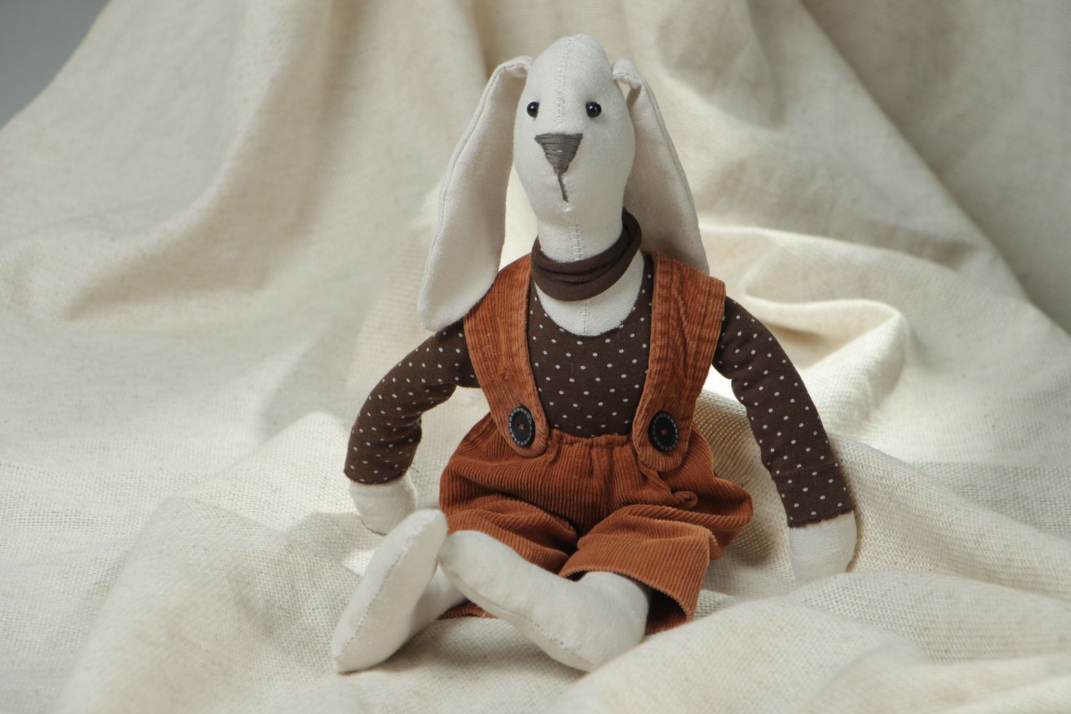 Muñeco de tela con orejas largas foto 5