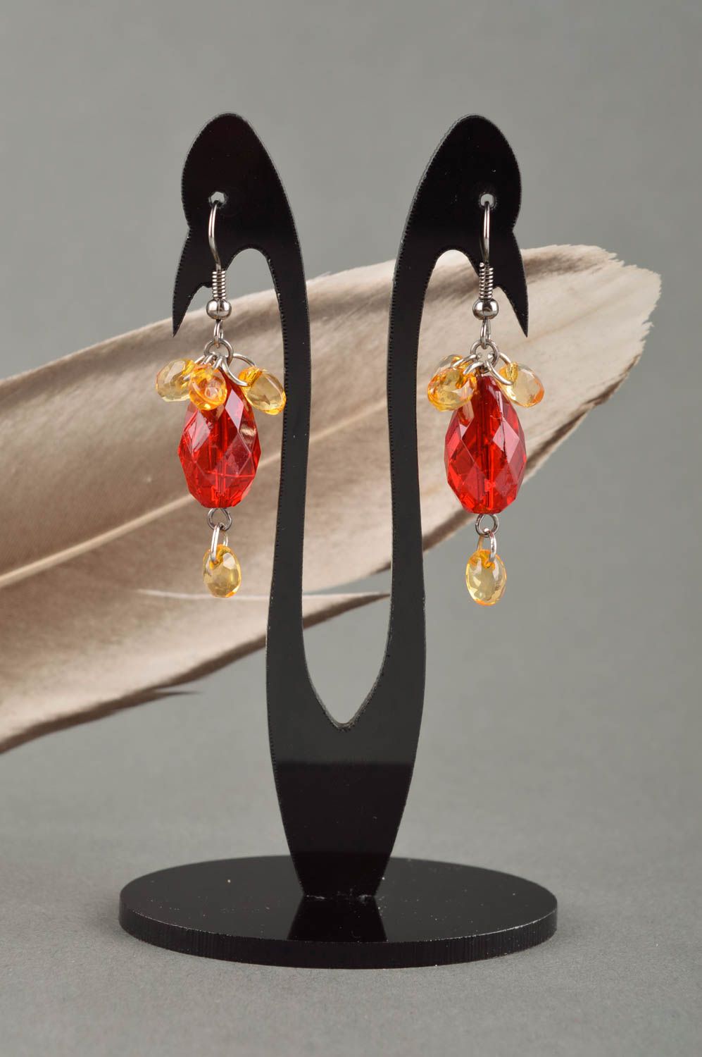 Серьги ручной работы модные серьги с красными кристаллами авторская бижутерия фото 1