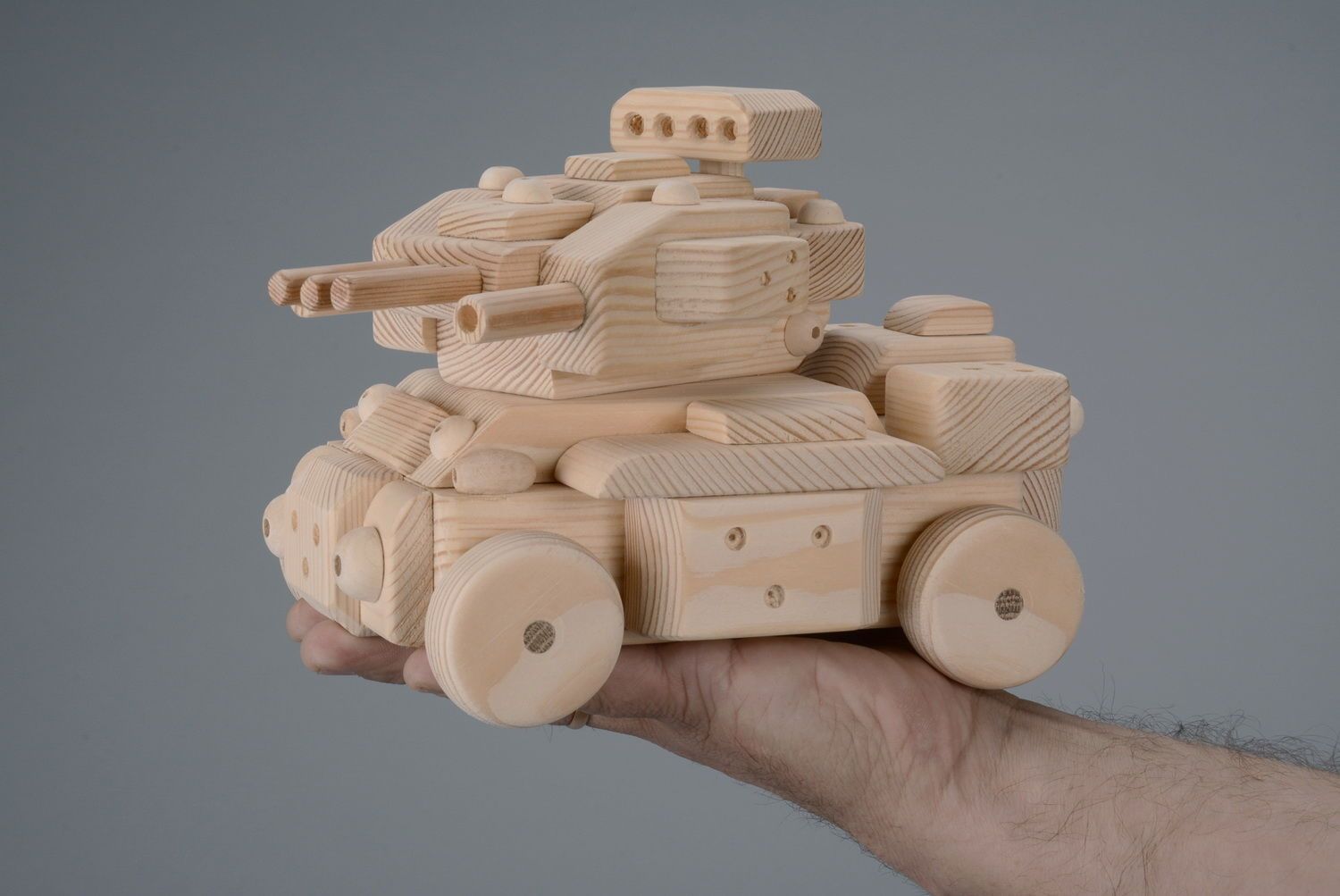 Spielzeug aus Holz Panzer foto 5