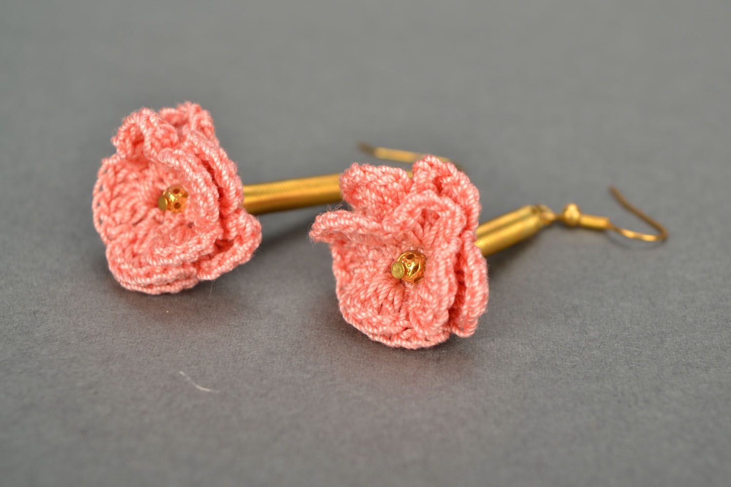 Boucles d'oreilles artisanales tricotées fleurs photo 5