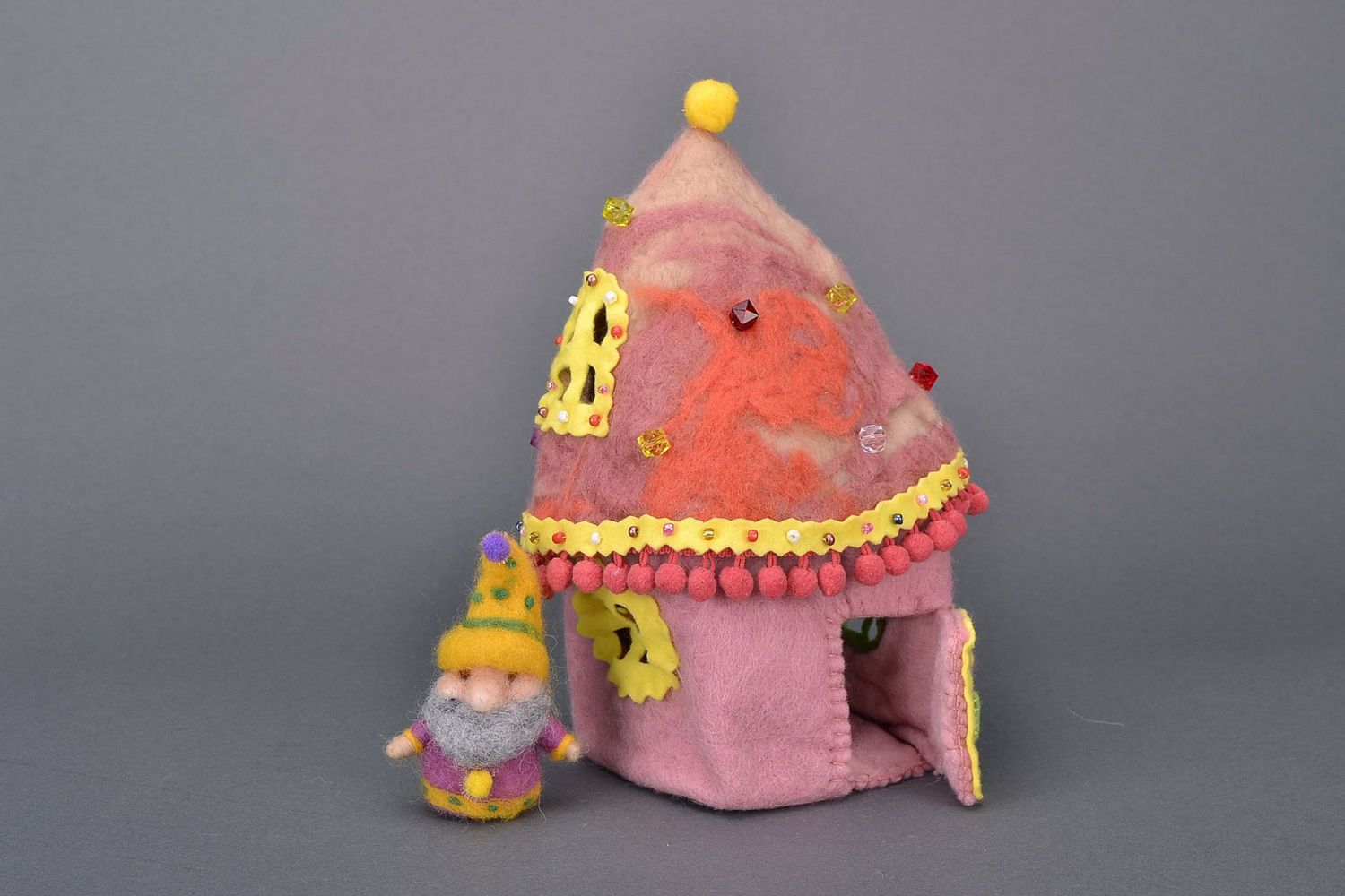 Jouet mou Gnome avec maison en laine  photo 2