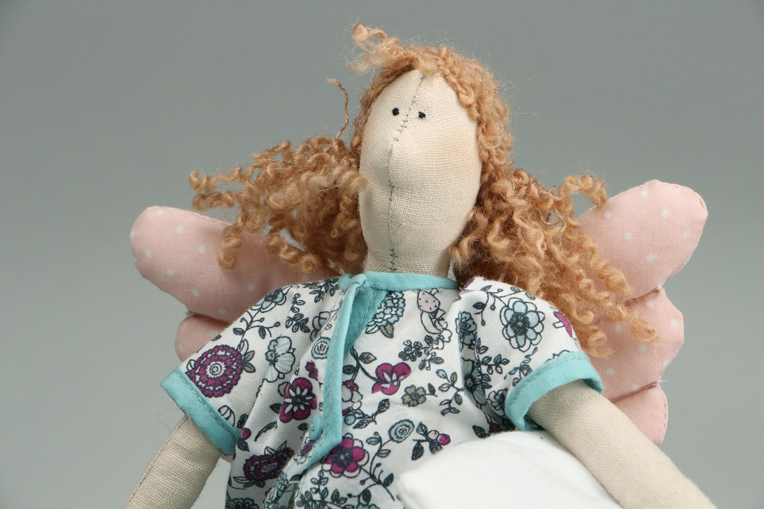 Handmade Stoff Spielzeug Designer Puppe Engel schöne Puppe mit Flügeln foto 2