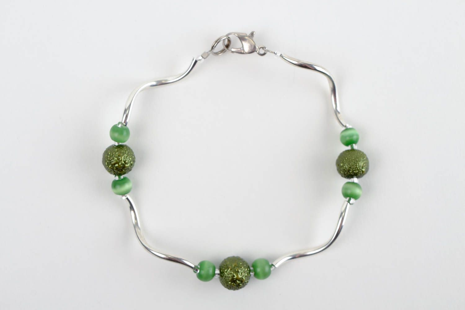 Bracelet fin vert Bijou fait main en métal et perles fantaisie Cadeau femme photo 4