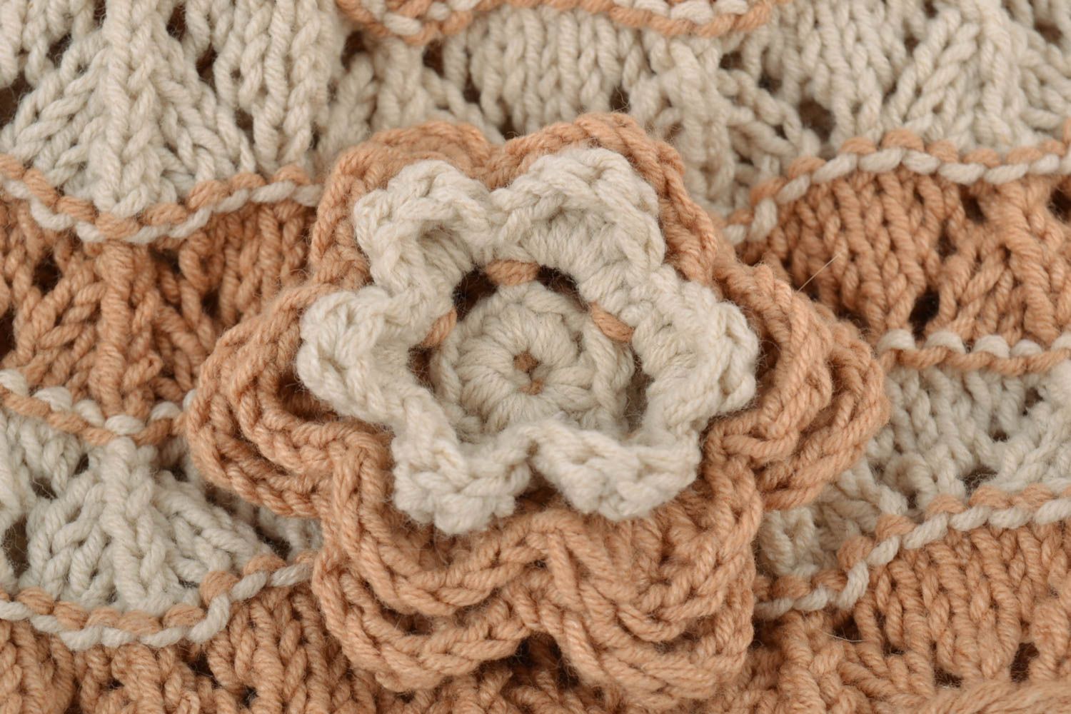 Set of 2 handmade beige lacy crochet accessories for newborns baby shoes and hat  photo 3