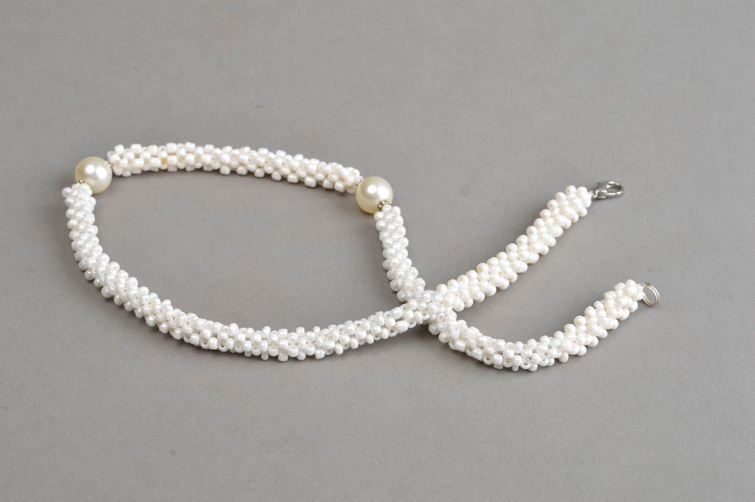 Handmade Collier Litze aus Glasperlen stilvoll Damen Designer Schmuck in Weiß foto 3