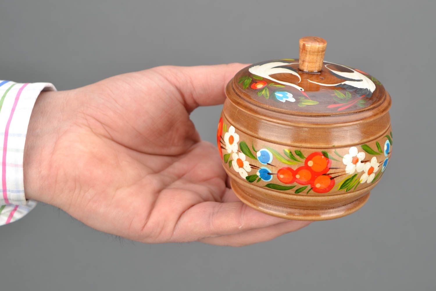 Wooden salt pot with lid Petrikivka photo 2
