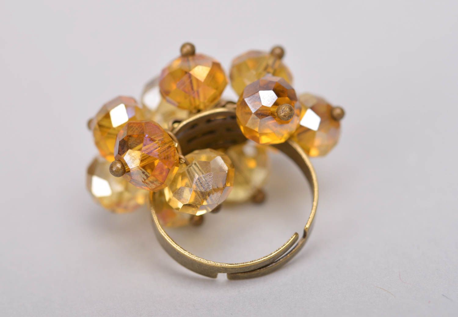 Металлическое кольцо ручной работы с бусинами авторское Золотой блеск  фото 3