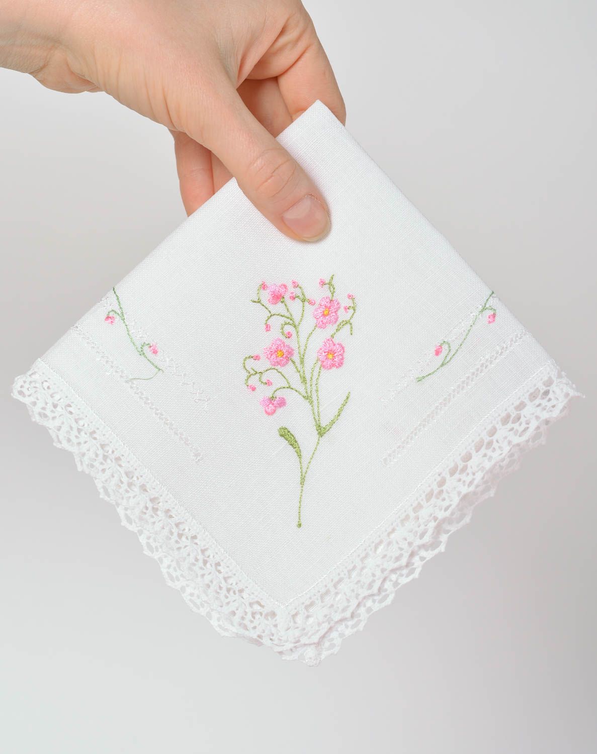 Mouchoir en tissu fait main Accessoire femme blanc carré avec fleurs Idée cadeau photo 3